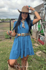 Lucky & Blessed Denimblaues Westernkleid mit Puffärmeln, Rüschen und kontrastierender Paspelierung